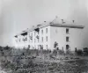 1954年建成的8号学生宿舍楼。