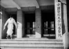 中国医科大学兴山办学时期附属医院楼大门。