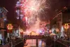 绶带奖《烟花鱼灯》周荣_中国
FIREWORKS AND FISH LIGHTS_RONG ZHOU_China_“名城名湖名山”组