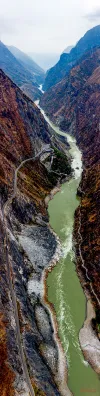 金沙江虎跳峡